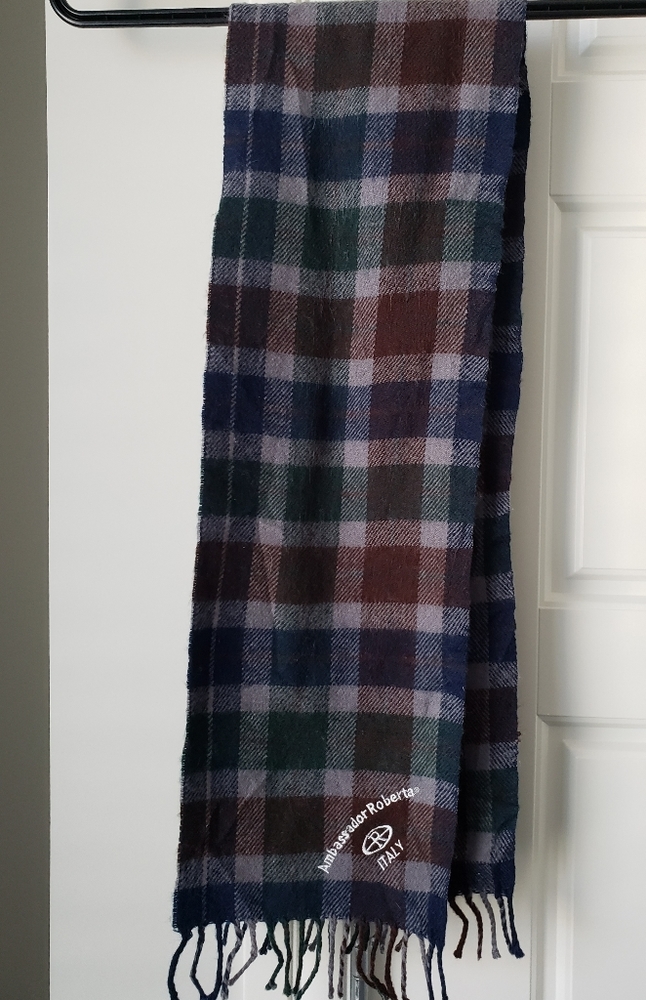Ambassador Roberta Italy Neck Scarf